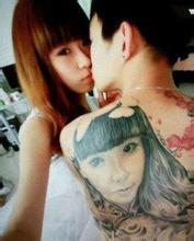 ���ֺ��ұ����Ů��